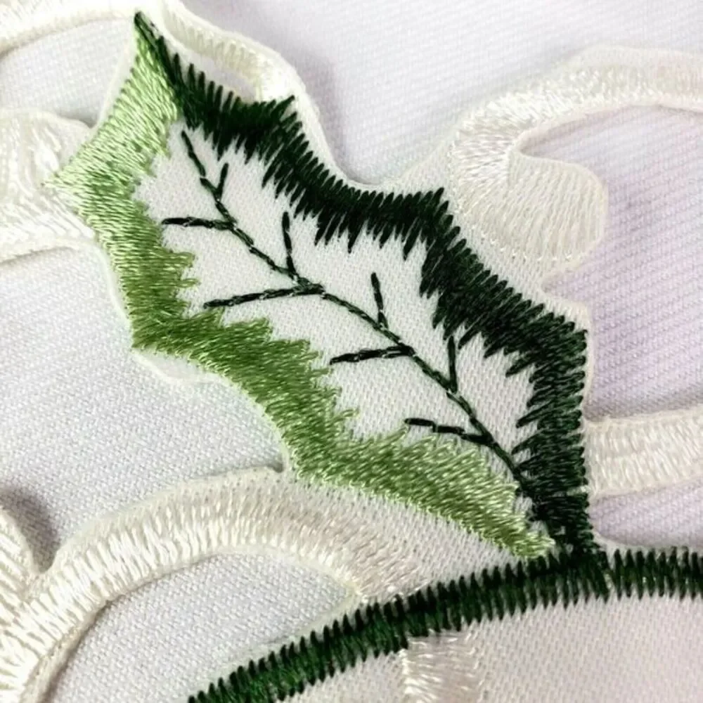 Embroidered placemats for christmas table x 4 pieces 17 x 11 inch Red Green Beis